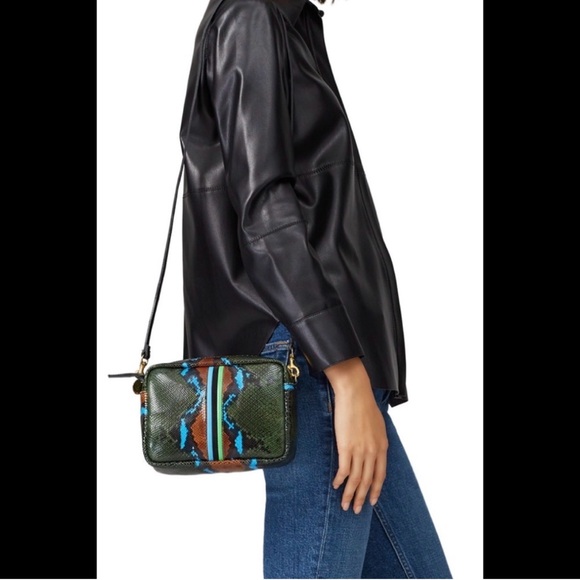 Clare V. Vivier Midi Sac in evergreen snake stripes - Picture 2 of 13